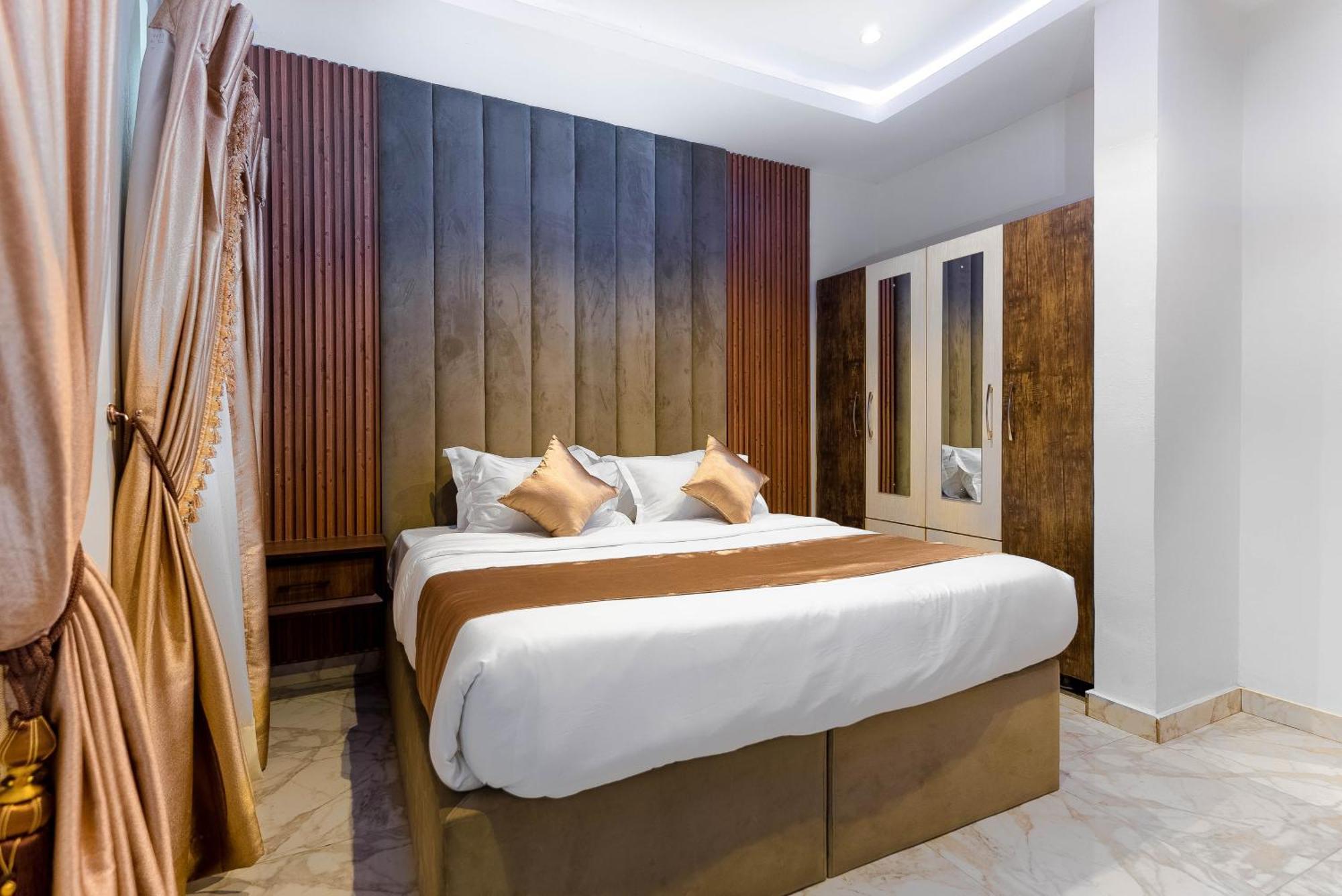 God'S Touch Apartments Remi Fani Kayode Gra. 伊凯贾 外观 照片