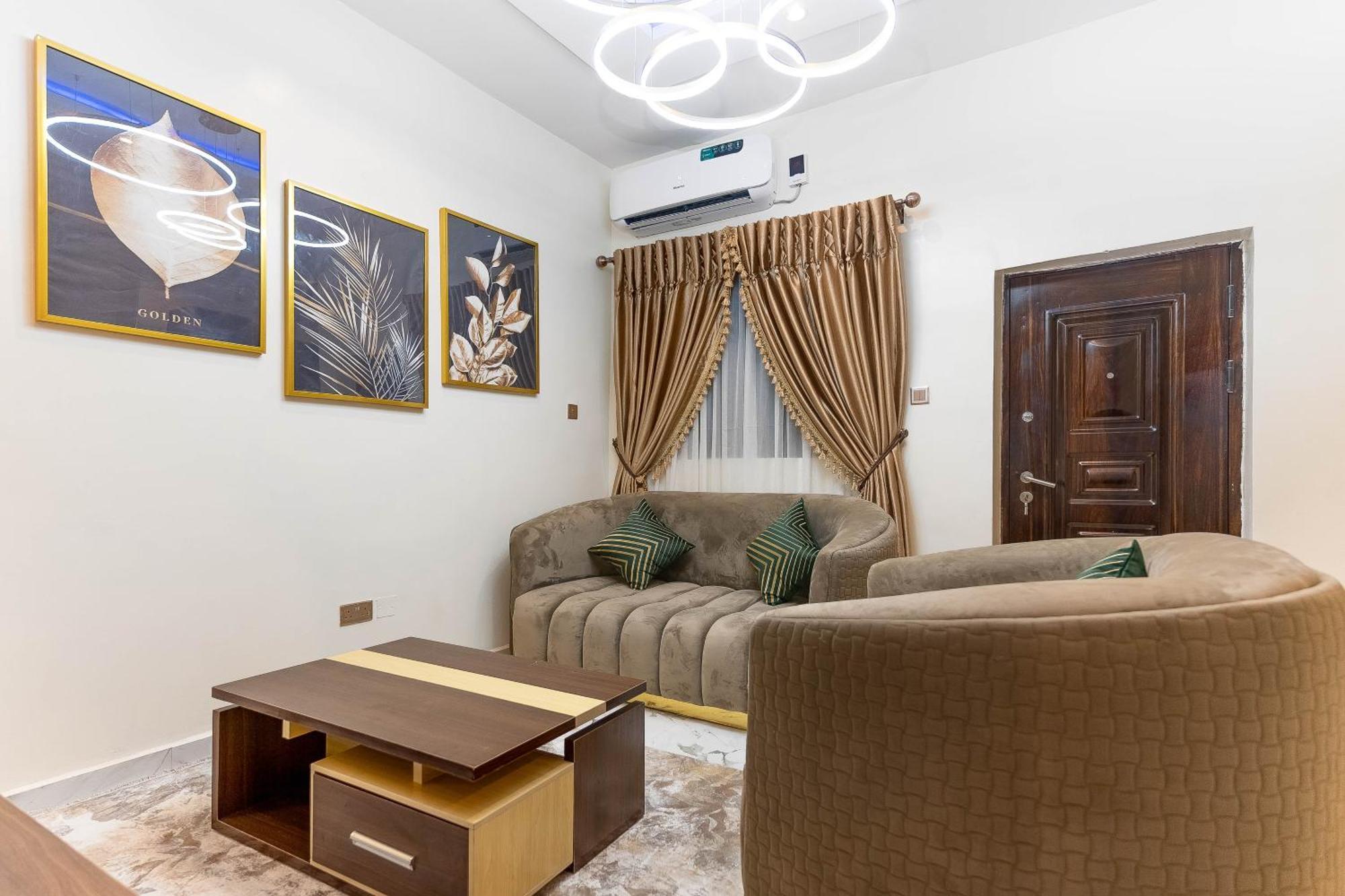 God'S Touch Apartments Remi Fani Kayode Gra. 伊凯贾 外观 照片